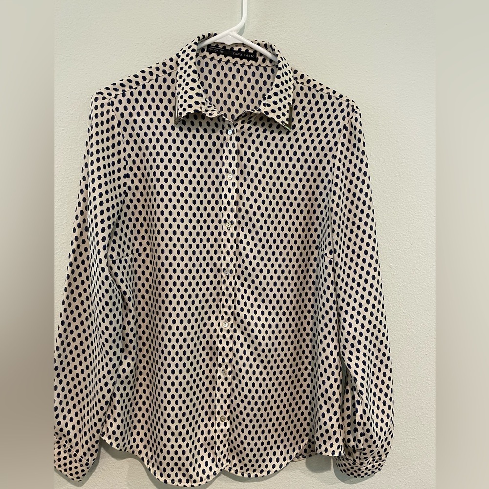 Women’s Zara Basic button down.  Cream with blue and black geometric pri…